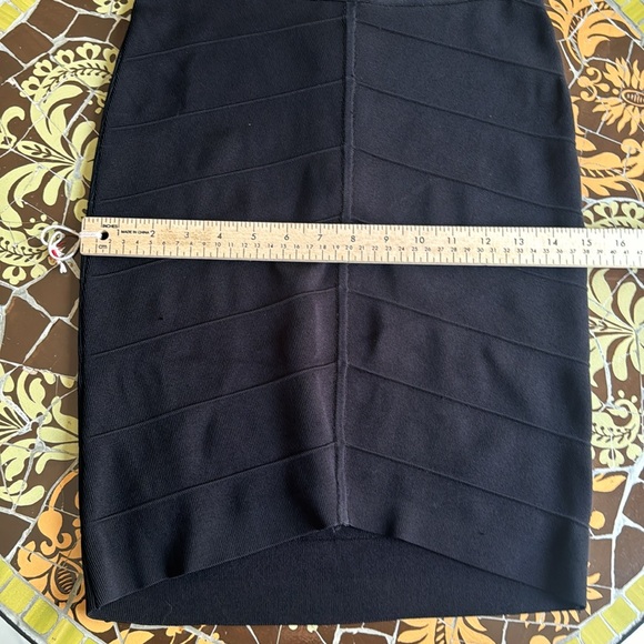 BEBE KNIT PENCIL SKIRT Sz: M - Picture 4 of 7